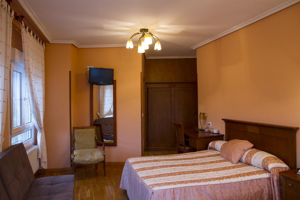 Hotel Los 14 Pravia Esterno foto